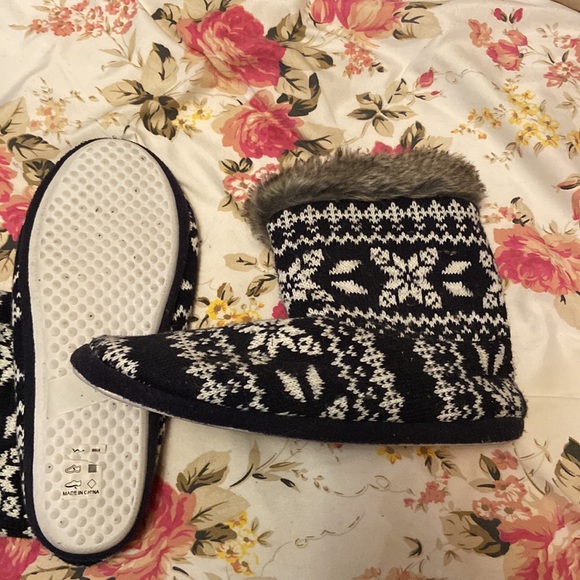 Ladies slightly worn booties - Picture 6 of 7